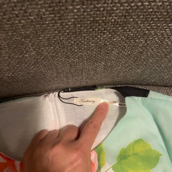 Women's Size 14 Flowery Dress BNWOT - Picture 4 of 6